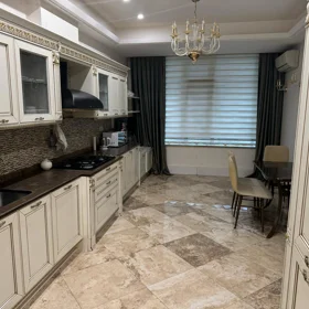 In Baku 168.0 m² apartment is for rent - Image 5