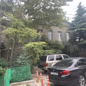 In Baku 202.0 m² house with 8.0 rooms is for sale - Image 2