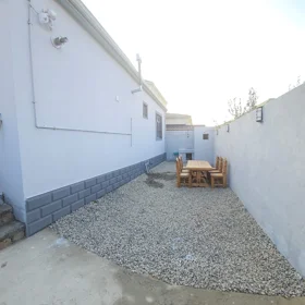 In Baku 104.0 m² house with 3.0 rooms is for sale - Image 3