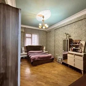 In Baku 165.0 m² apartment is for sale - Image 2