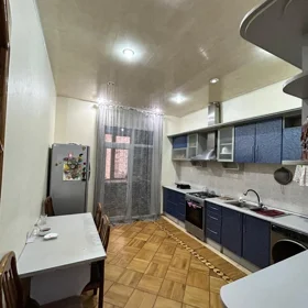 In Baku 165.0 m² apartment is for sale - Image 5