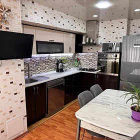 In Baku 100.0 m² apartment is for sale - Image 2