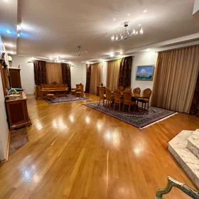 In Baku 350.0 m² apartment is for rent - Image 3