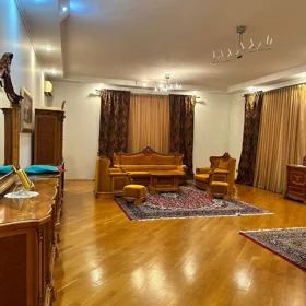 In Baku 350.0 m² apartment is for rent - Image 5