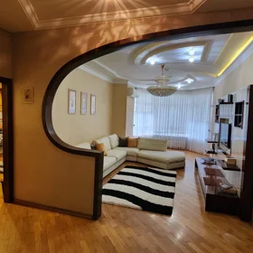 In Baku 98.0 m² apartment is for rent - Image 2