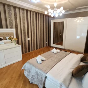 In Baku 98.0 m² apartment is for rent - Image 5