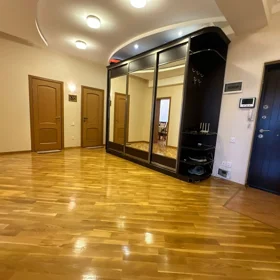 In Baku 111.0 m² apartment is for rent - Image 5