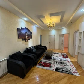 In Baku 140.0 m² apartment is for sale - Image 2