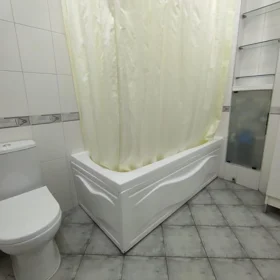 In Baku 153.0 m² apartment is for sale - Image 4