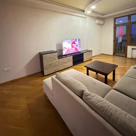 In Baku 110.0 m² apartment is for rent - Image 3