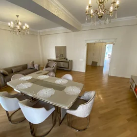 In Baku 150.0 m² apartment is for rent - Image 2