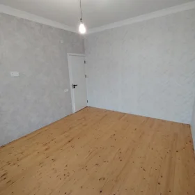 In Baku 180.0 m² house with 5.0 rooms is for sale - Image 3