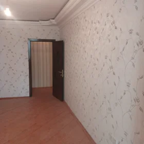 In Khirdalan 70.0 m² apartment is for sale - Image 3