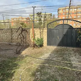 In Baku 200.0 m² house with 5.0 rooms is for sale - Image 2