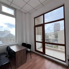In Baku 140.0 m² office is for rent - Image 3