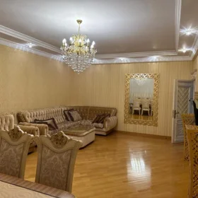 In Baku 110.0 m² apartment is for rent - Image 2