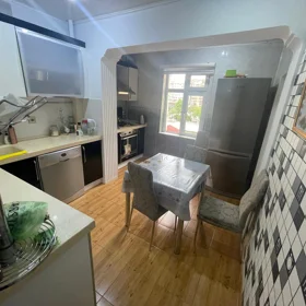 In Baku 90.0 m² apartment is for sale - Image 3