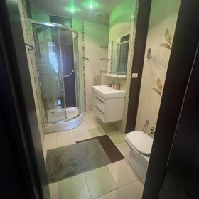 In Baku 136.0 m² apartment is for rent - Image 4