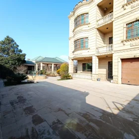 In Khirdalan 500.0 m² house with 8.0 rooms is for sale - Image 2