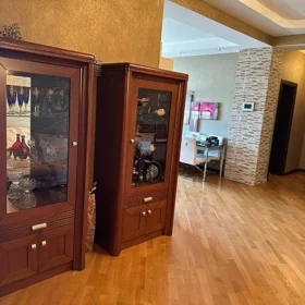 In Baku 105.0 m² apartment is for rent