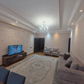 In Baku 90.0 m² apartment is for sale - Image 2