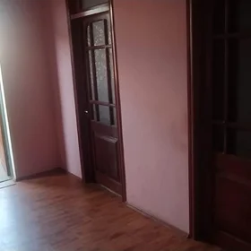 In Baku 75.0 m² house with 3.0 rooms is for sale - Image 2