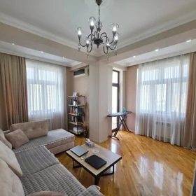 In Baku 85.0 m² apartment is for sale - Image 2