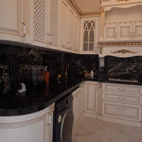 In Baku 150.0 m² apartment is for rent - Image 4