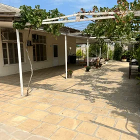 In Baku 100.0 m² house with 3.0 rooms is for rent - Image 2