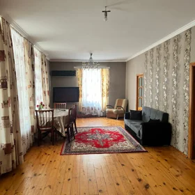 In Baku 100.0 m² house with 3.0 rooms is for rent - Image 3