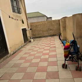 In Baku 66.0 m² house with 2.0 rooms is for sale - Image 2