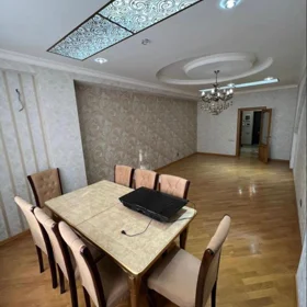 In Baku 178.0 m² apartment is for sale - Image 2