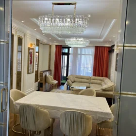 In Baku 178.0 m² apartment is for rent - Image 3