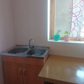 In Khirdalan 64.0 m² house with 2.0 rooms is for rent - Image 3