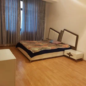 In Baku 100.0 m² apartment is for rent