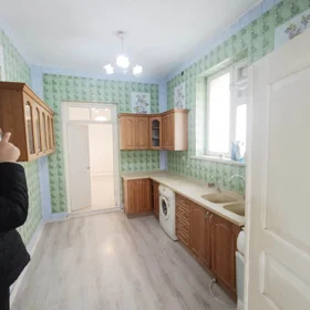 In Baku 350.0 m² house with 9.0 rooms is for rent - Image 5