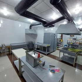 In Baku 427.0 m² commercial is for sale