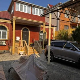 In Baku 200.0 m² house with 5.0 rooms is for sale - Image 2