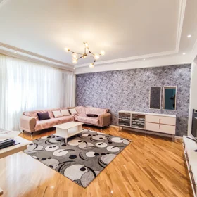 In Baku 90.0 m² apartment is for rent - Image 2