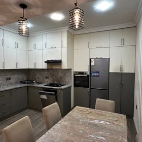 In Baku 140.0 m² apartment is for rent - Image 5