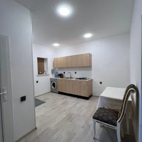 In Baku 45.0 m² apartment is for rent - Image 3