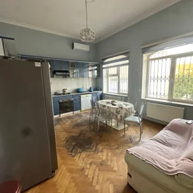 In Baku 330.0 m² house with 12.0 rooms is for sale - Image 3