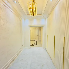 In Baku 165.0 m² apartment is for sale - Image 3