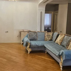 In Baku 112.0 m² apartment is for rent - Image 2