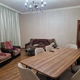 In Baku 130.0 m² apartment is for rent - Image 3