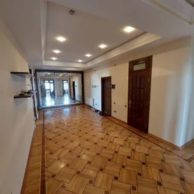 In Baku 214.0 m² apartment is for rent - Image 3