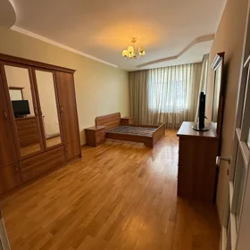 Baku-da 180.0 m2 mənzil kirayə verilir - Şəkil 2