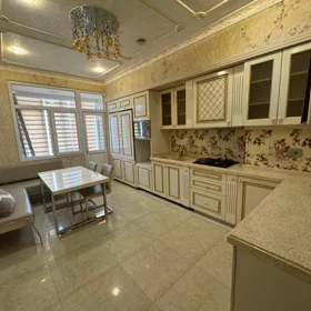In Baku 140.0 m² apartment is for rent - Image 5