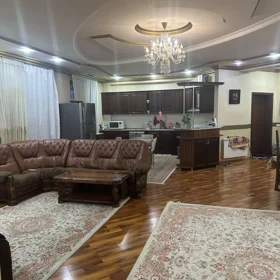 In Baku 183.0 m² apartment is for sale - Image 5