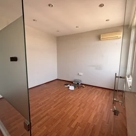 Baku-da 125.0 m2 ofis kirayə verilir - Şəkil 4